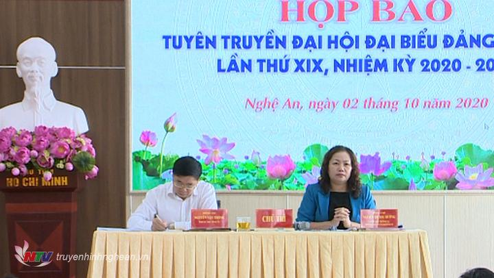 Các đồng chí chủ trì buổi họp báo.