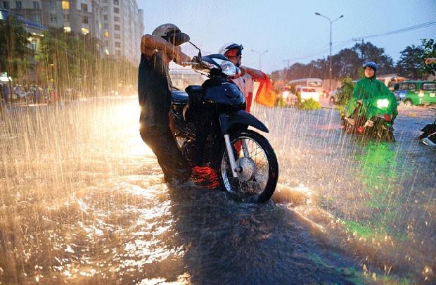 Không nên cố đề nổ động cơ xe khi xe bị tắt máy.