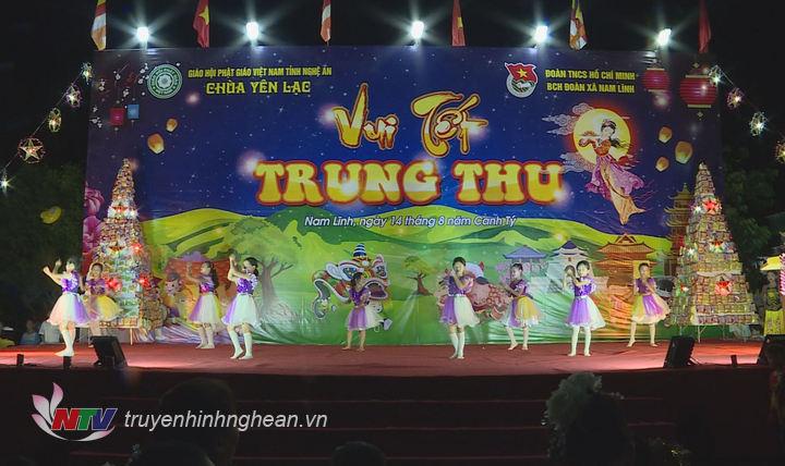 Nhiều tiết mục văn nghệ đặc sắc trong chương trình.