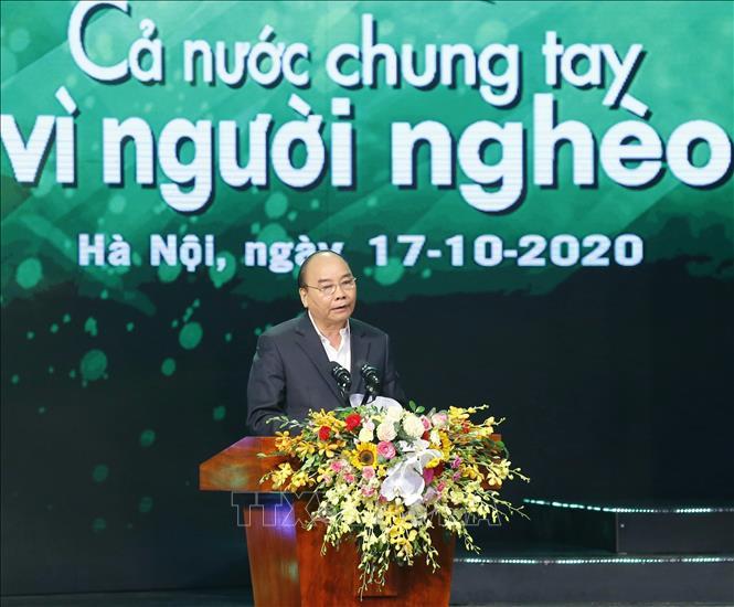 Thủ tướng Nguyễn Xuân Phúc phát biểu tại chương trình Cả nước chung tay vì người nghèo.