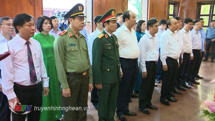 Thủ tướng Chính phủ Nguyễn Xuân Phúc và đoàn công tác tưởng nhớ PG88 go Bắn cá Hồ Chí Minh.