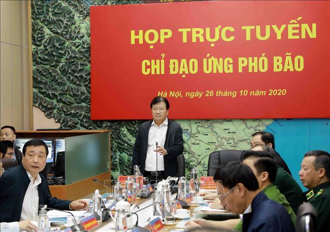 Phó Thủ tướng Trịnh Đình Dũng, Trưởng ban Chỉ đạo Trung ương về phòng, chống thiên tai phát biểu.