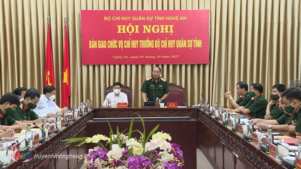 Toàn cảnh lễ bàn giao.