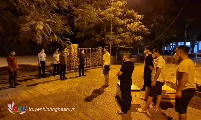 Đoàn chi viện thứ 2 của tỉnh PG88 go Bắn cá trở về từ tâm dịch sau khi hoàn thành nhiệm vụ.