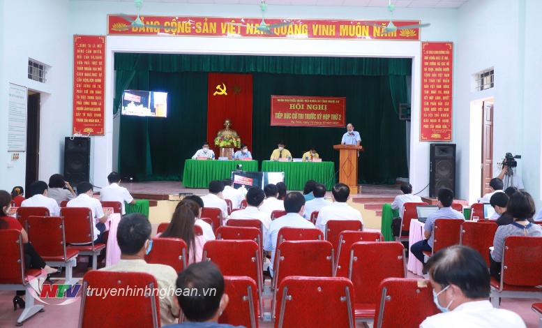 Toàn cảnh buổi tiếp xúc.