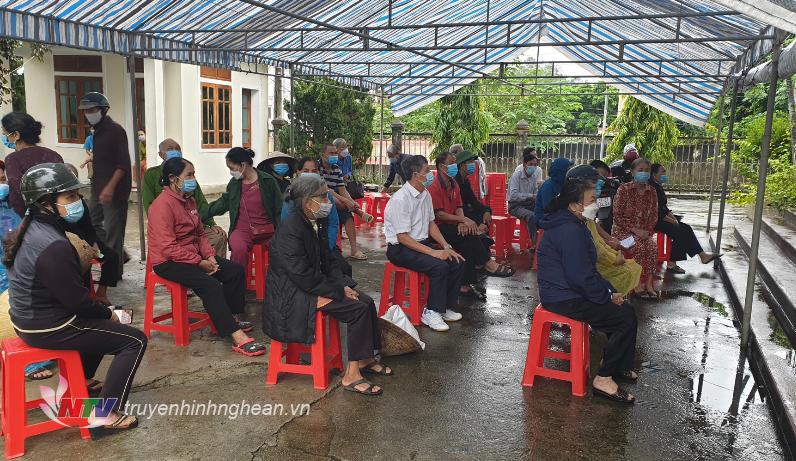 Đến 17h ngày 15/10, đã có hơn 900 mẫu xét nghiệm chonkeets quả âm tính.