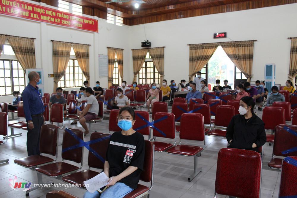 Công tác phòng chống dịch tại điểm tiêm đảm bảo theo quy định.