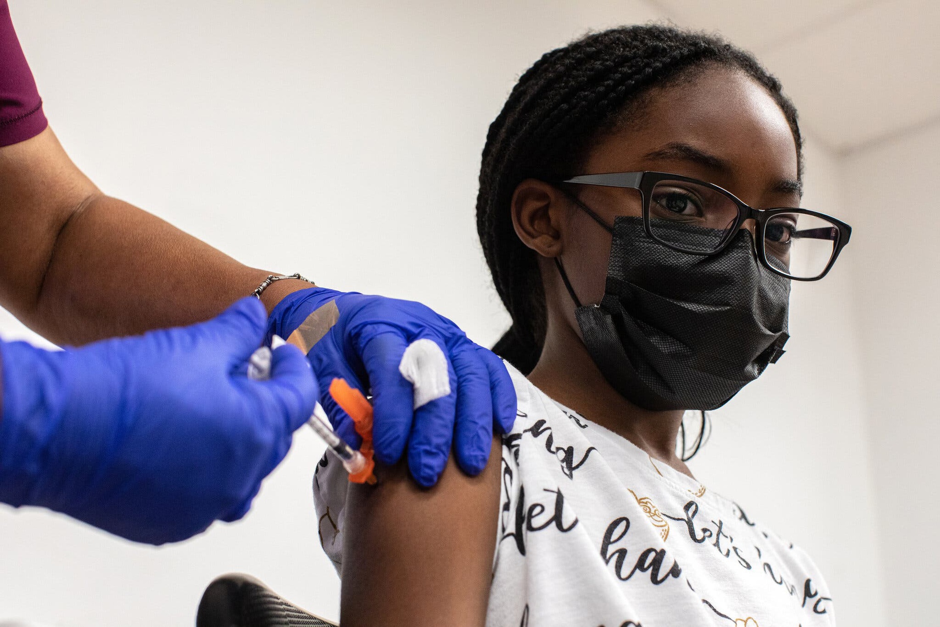 Pfizer đang là vaccine Covid-19 được nhiều quốc gia sử dụng nhất để tiêm cho trẻ em. Ảnh: New York Times.