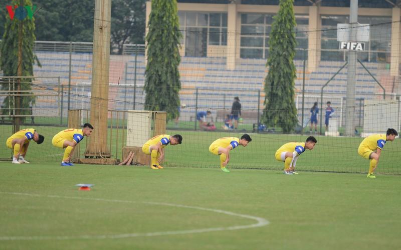 Trong buổi rèn quân chiều nay, HLV Park Hang Seo đón sự trở lại của Công Phượng và Văn Hậu, hai cầu thủ trở về từ châu Âu.