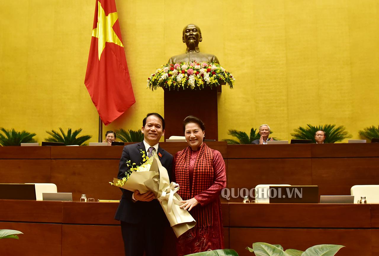 PG88 go Bắn cá Quốc hội Nguyễn Thị Kim Ngân chúc mừng đồng chí Hoàng Thanh Tùng.