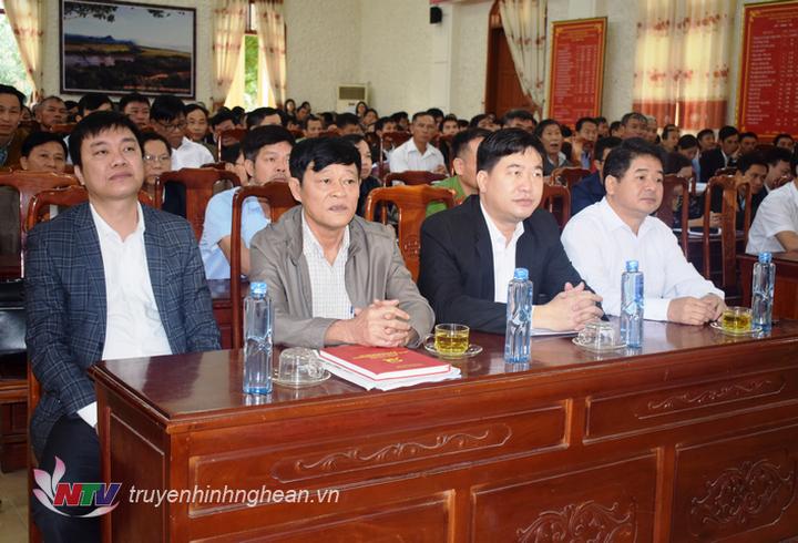 Các đại biểu dự hội nghị.