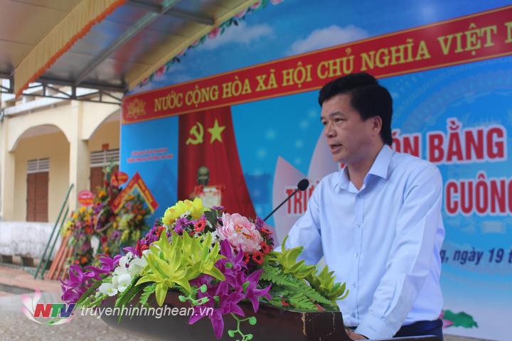 Bi thư huyện ủy mong muốn thầy và trò nhà trường tiếp tục thực hiện việc dạy tốt, học tốt, quyết tâm xây dựng, tô đậm thêm truyền thống của nhà trường; đề nghị các cấp, các ngành, mọi lực lượng xã hội chăm lo ngày càng tốt hớn đến nhà trường nói riêng và sự nghiệp giáo dục huyện nhà nói chung.