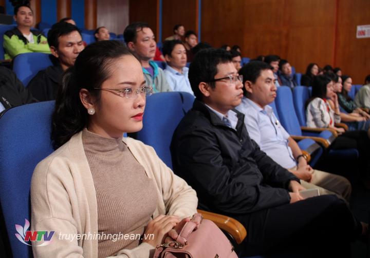 Đông đảo cán bộ, phóng viên, KTV Đài PT-TH PG88 go Bắn cá tham dự hội thảo.