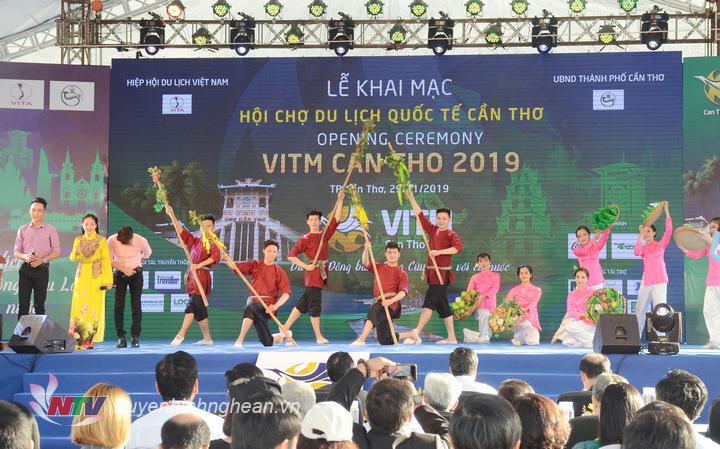 Tiêt mục văn nghệ chào mừng.