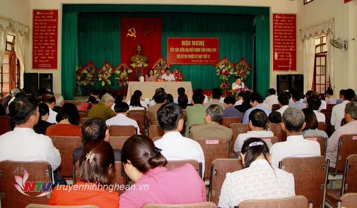 Toàn cảnh buổi tiếp xúc.
