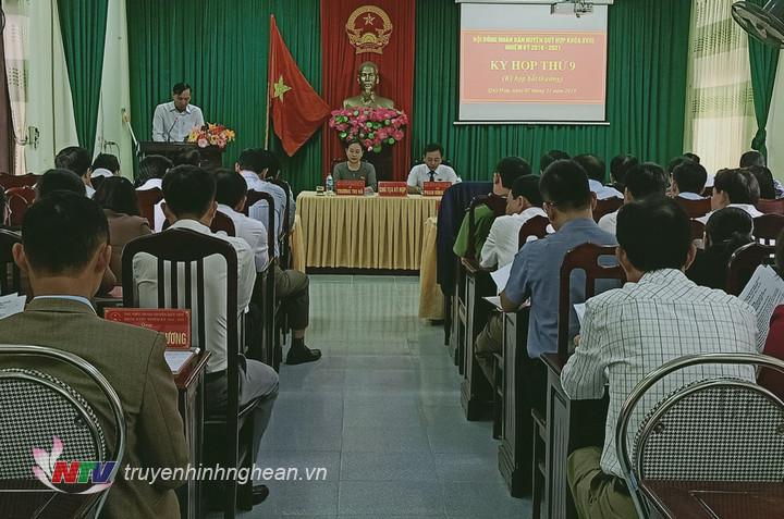 Toàn cảnh kỳ họp.