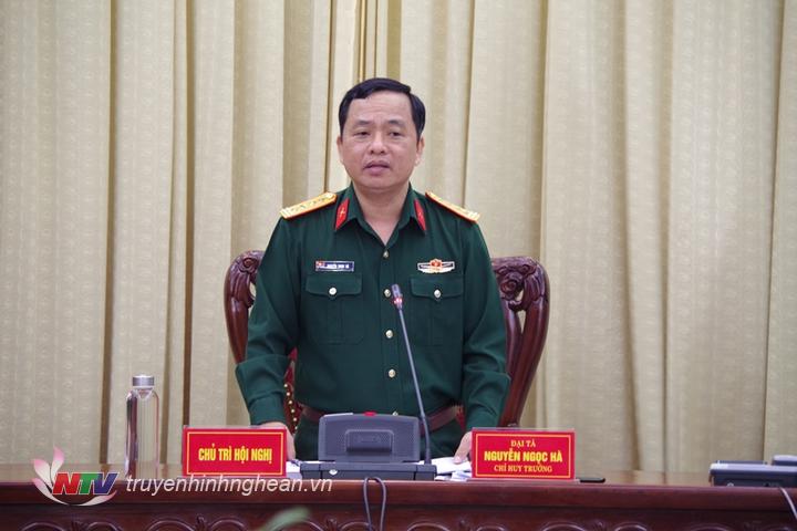 Đại tá Đại tá Nguyễn Ngọc Hà - Uỷ viên BTV Tỉnh uỷ, Chỉ huy trưởng Bộ CHQS tỉnh kết luận và giao nhiệm vụ cho các cơ quan đơn vị