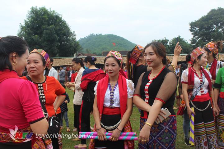 Không gian đậm sắc màu văn hoá đặc trưng tại phiên chợ