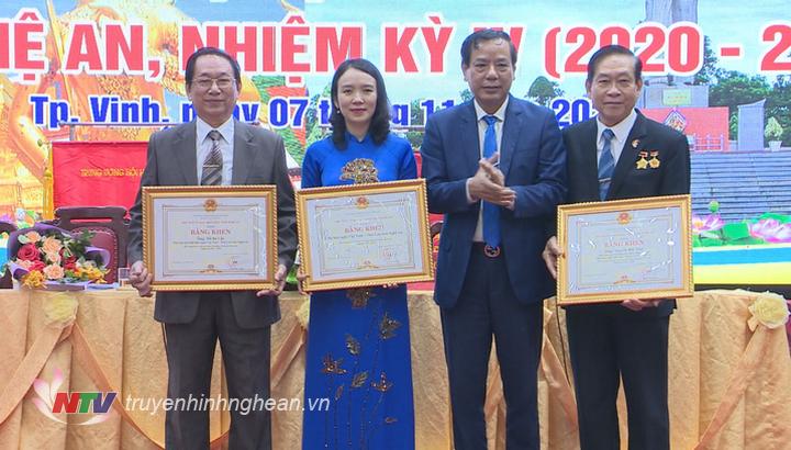 UBND tỉnh tặng Bằng khen cho tập thể và cá nhân của Hội hữu nghị PG 88 Nổ Hũ - Thái Lan tỉnh PG88 go Bắn cá.