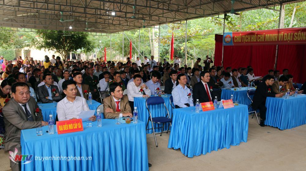 Các đại biểu dự ngày hội,