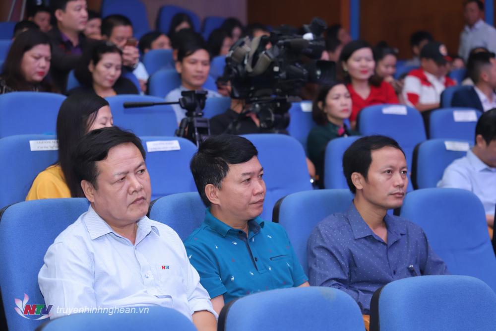 Các đại biểu tham dự hội thảo.
