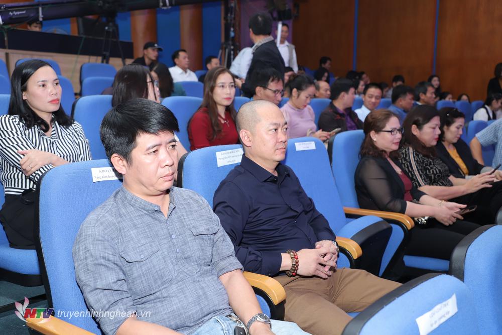 Các đại biểu dự lễ bế mạc.