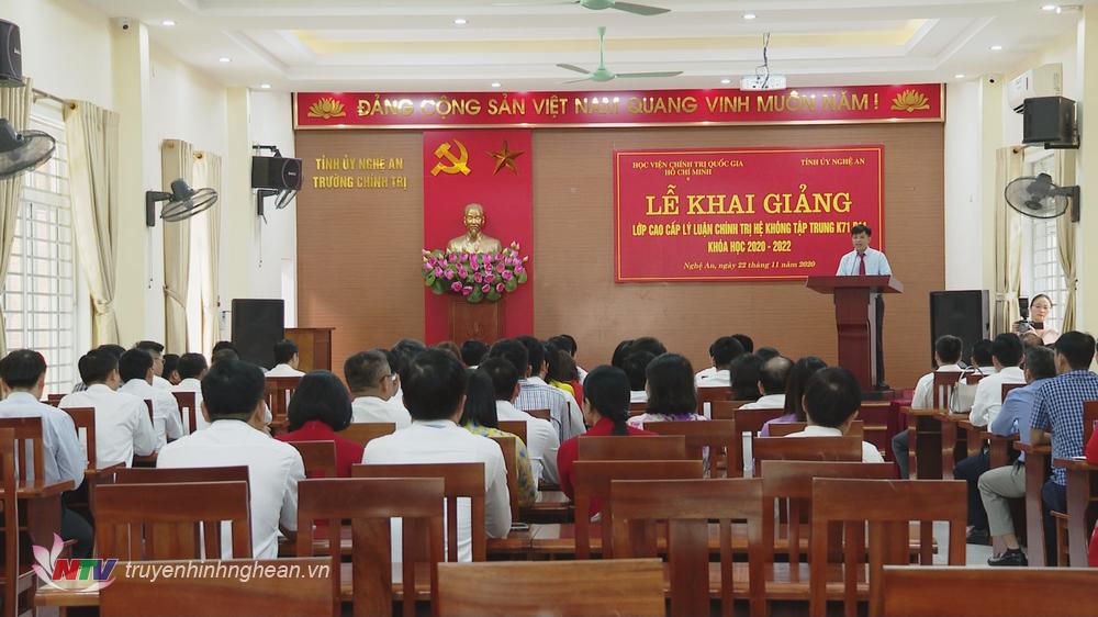 Toàn cảnh lễ khai giảng.