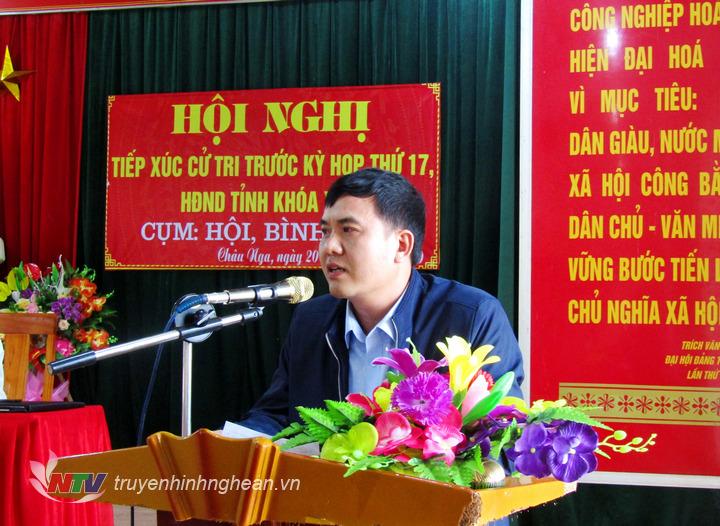 Cử tri Ngân Văn Phong – Bản Na Pủa xã Châu Nga có ý kiến về chế độ hỗ trợ sinh viên sau khi ra trường và ý kiến về điện lưới không ổn định.