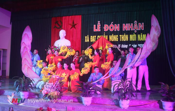 Tiết mục văn nghệ chào mừng buổi lễ.