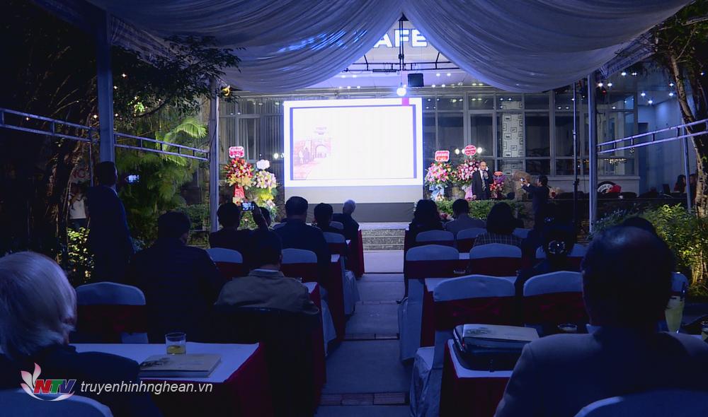 Toàn cảnh lễ ra mắt sách.