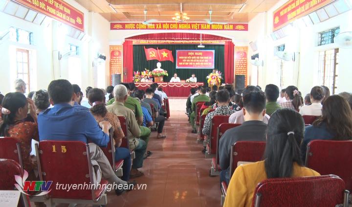 Toàn cảnh buổi tiếp xúc.