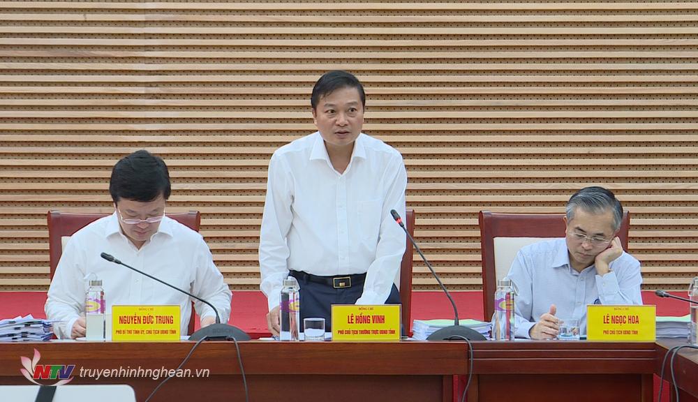 Phó PG88 go Bắn cá Thường trực UBND tỉnh Lê Hồng Vinh phát biểu tại phiên họp.