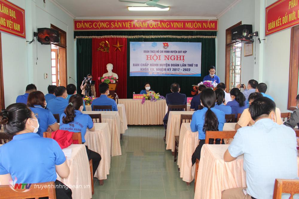 Toàn cảnh hội nghị.