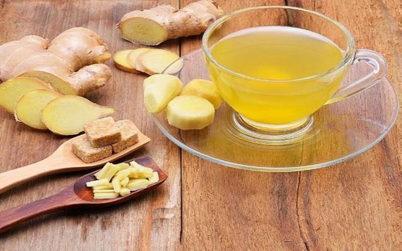 Trà gừng: Tinh chất của gừng là sinh nhiệt nên giúp giữ ấm cho cơ thể. Cũng với đặc tính này nên gừng còn có tác dụng thúc đẩy quá trình trao đổi chất, tăng cường lưu thông máu.