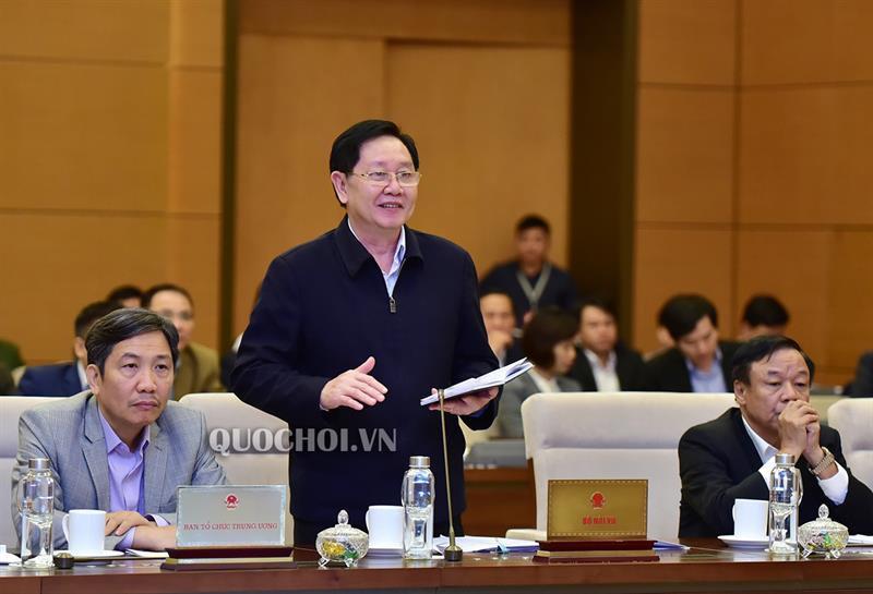 Bộ trưởng Bộ Nội vụ Lê Vĩnh Tân trình bày Tờ trình