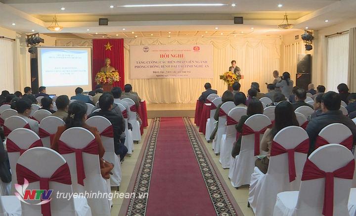 Toàn cảnh hội nghị.