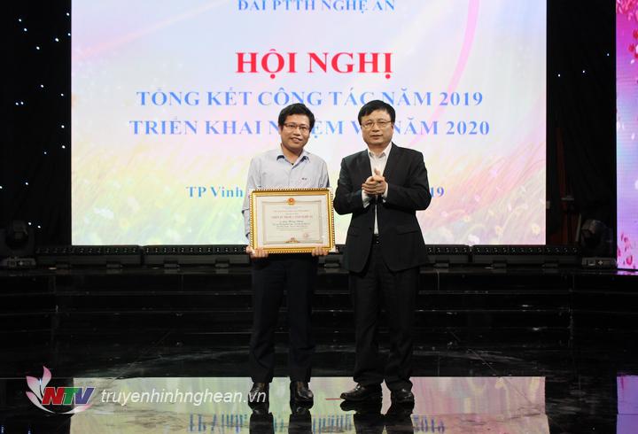Trao danh hiệu Chiến sĩ thi đua cấp tỉnh cho 1 cá nhân Đài PT-TH PG88 go Bắn cá.