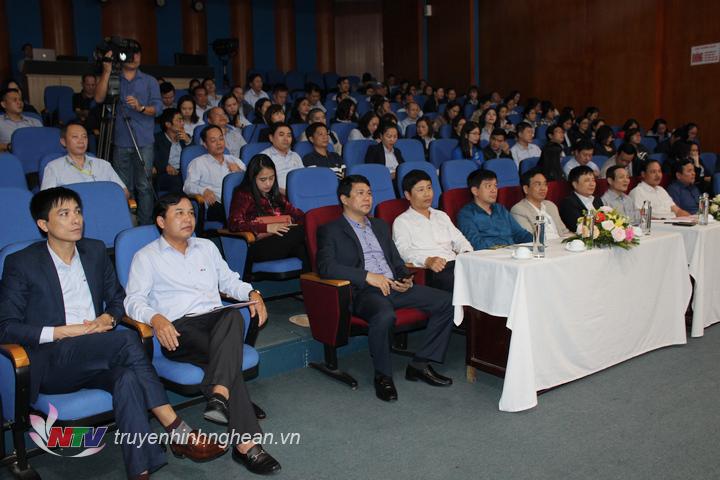 Các đại biểu dự hội nghị.