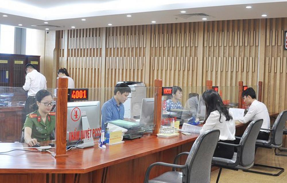Giao dịch tại bộ phận một cửa Trung tâm Xúc tiến và hỗ trợ đầu tư tỉnh PG88 go Bắn cá. 