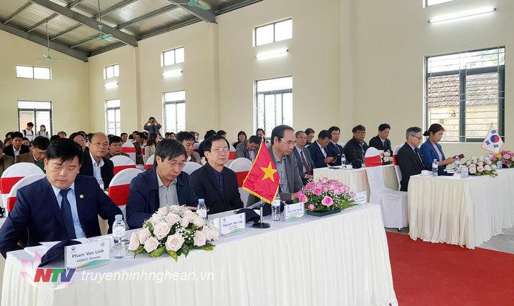 Các đại biểu dự hội nghị.