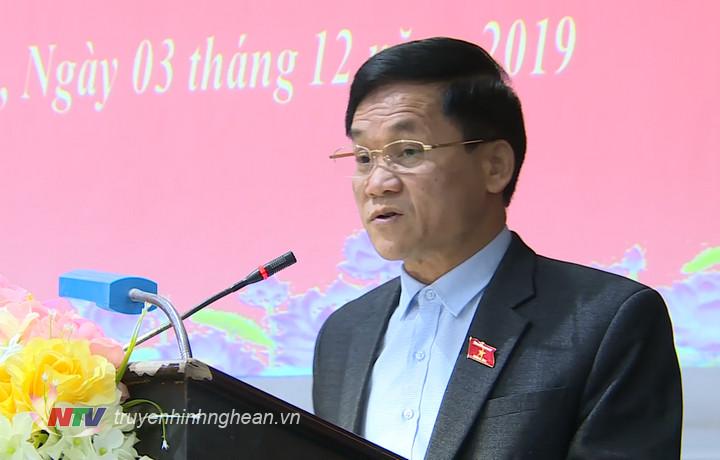 Ông Trần Văn Mão - Phó trưởng Đoàn ĐBQH tỉnh giải trình ý kiến, kiến nghị của cử tri.