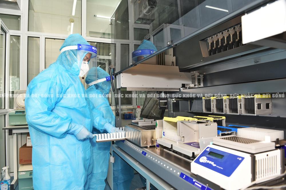 Thực hiện xét nghiệm SARS-CoV-2