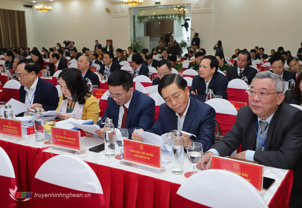 Các đại biểu dự kỳ họp.