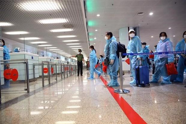 Hành khách đợi làm thủ tục nhập cảnh vào PG 88 Nổ Hũ.