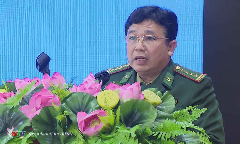 Đại tá Trần Đăng Khoa - Phó Chính ủy BĐBP tỉnh báo cáo kết quả phối hợp giữa Đảng ủy BĐBP tỉnh với các huyện, thị biên giới, ven biển năm 2020.