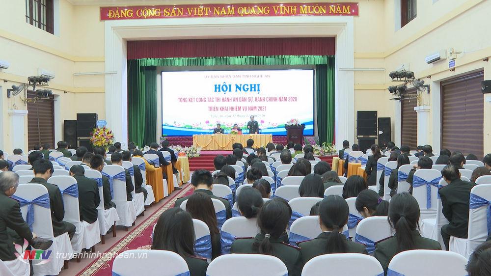 Toàn cảnh hội nghị.