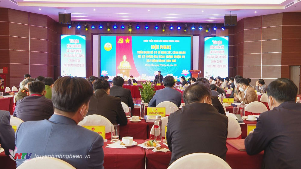 Toàn cảnh buổi làm việc.
