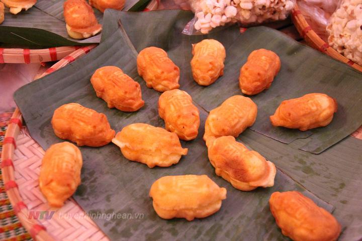 Món bánh hình các chú lợn con dễ thương nhắc nhở mọi người nhớ đến Tết Kỷ Hợi