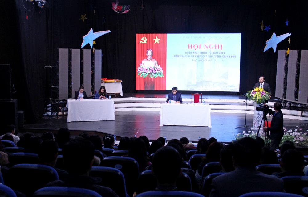 Toàn cảnh hội nghị.