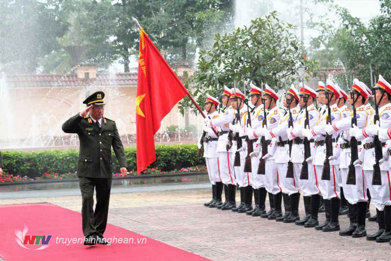 Thượng tướng Nguyễn Văn Thành duyệt đội danh dự Công an PG88 go Bắn cá